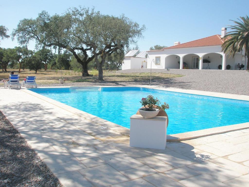 Monte Do Cuca Guest House Mora Exterior photo